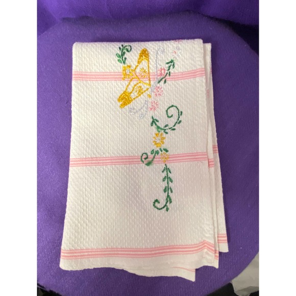 Vintage, Handmade Kitchen/Dish/Tea Towel with Hand Embroidered Flowers. - Picture 3 of 11